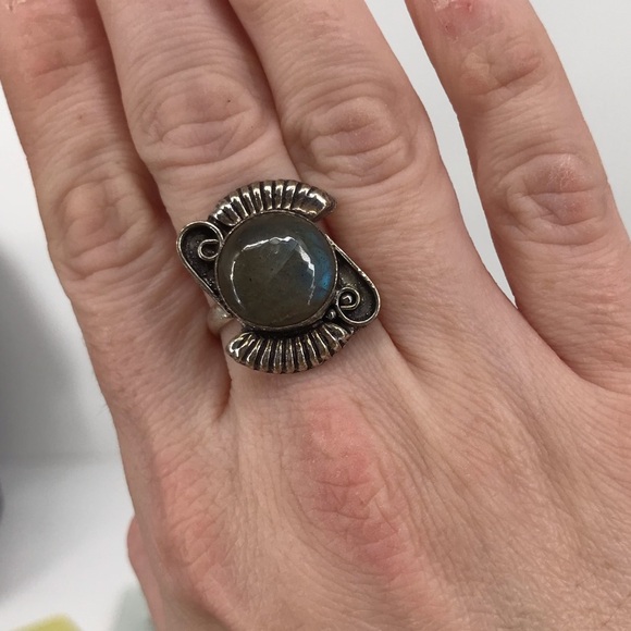 Boho Silver Labradorite Ring - Picture 6 of 8